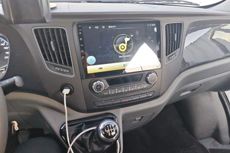 Used Foton Toano 2023 2.8T Manual Jixiang Long Wheelbase Mid-Top with Rear Dual Tires 7/9 Seats Audio And AC Panel