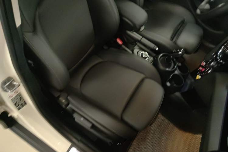 Used MINI 2023 1.5T COOPER Artist Five-Door Edition Right Front Seat