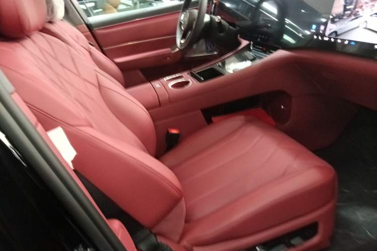 Used Hima AITO M8 2025 Extended-Range Max+ Version 53.4 kWh 6-Seater Edition
