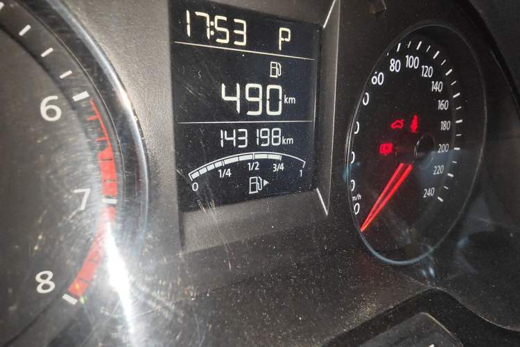 Used Volkswagen Santana 2015 Haval H6 1.6L Automatic Comfort Model Odometer Close Up