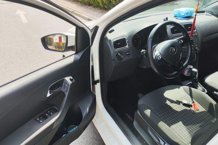 Used Volkswagen Polo 2016 1.6L Automatic Comfort Model Driver Seat