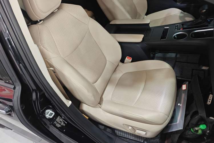 Used Toyota Granvia 2023 2.5L Hybrid Prestige PLUS Edition