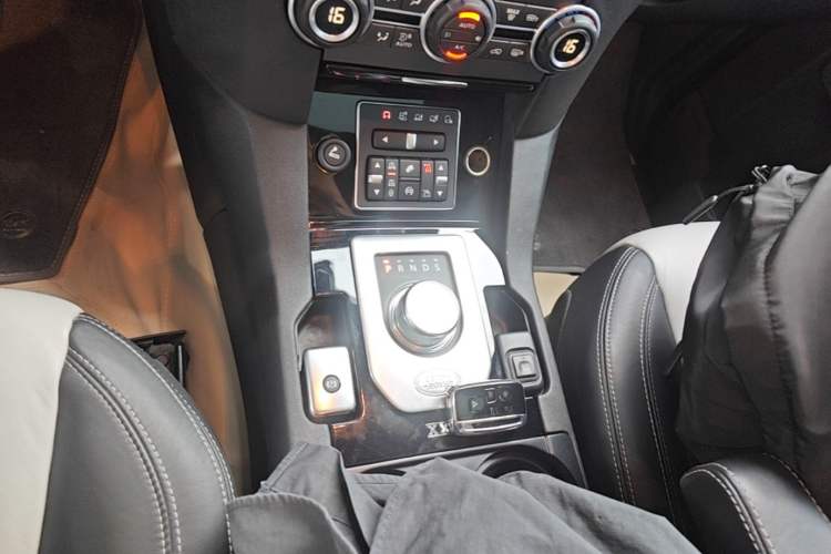Used Land Rover Discovery 2014 3.0 SC V6 XXV Edition
