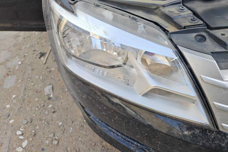 Used Volkswagen Santana 2015 1.4L Manual Fashion Edition Right Front Headlight