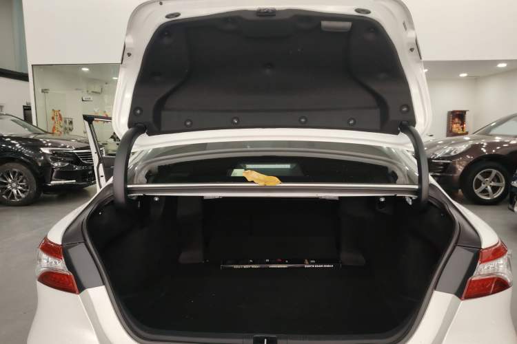 Used Toyota Camry 2021 2.0G Luxury Edition