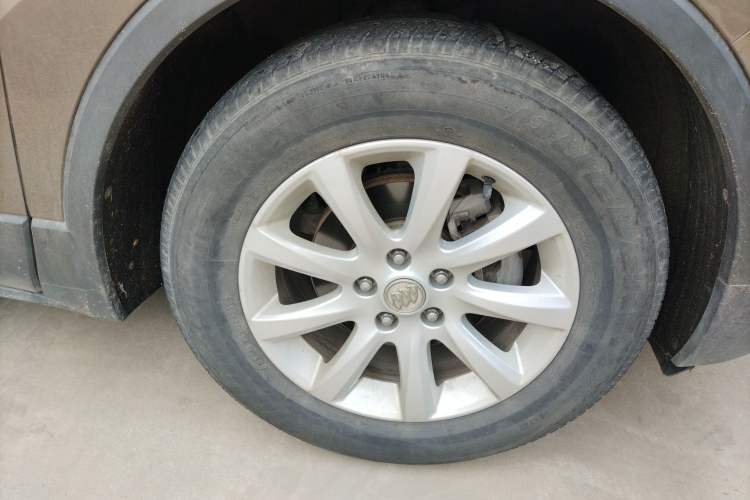 Used Buick Envision 2018 20T Two-Wheel Drive Luxury Model Right Front Wheel Hub