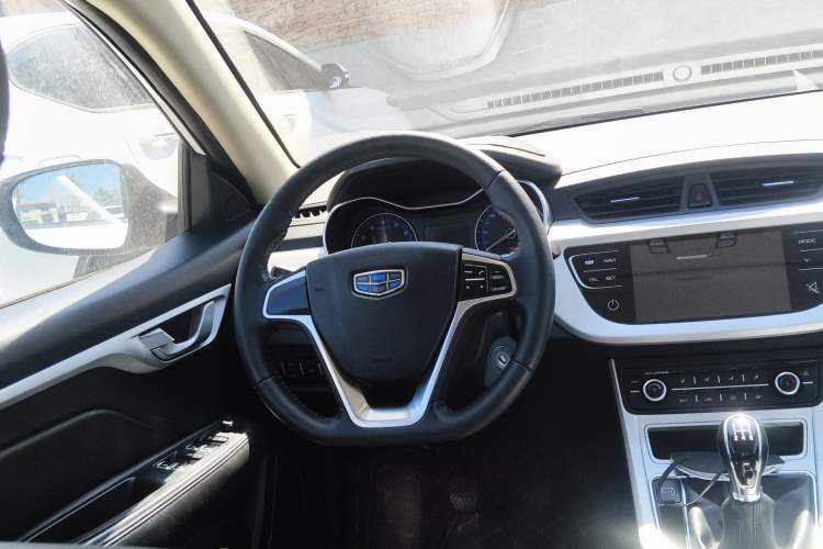 Used Geely Auto Vision 2019 Upgraded Model 1.5L Manual Luxury Version China VI Standard
