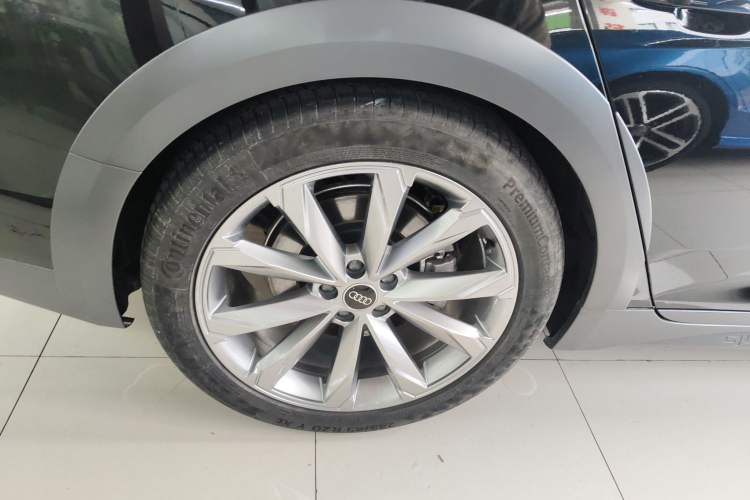 Used Audi A6 2024 allroad quattro 55 TFSI Prestige Off-Road Model