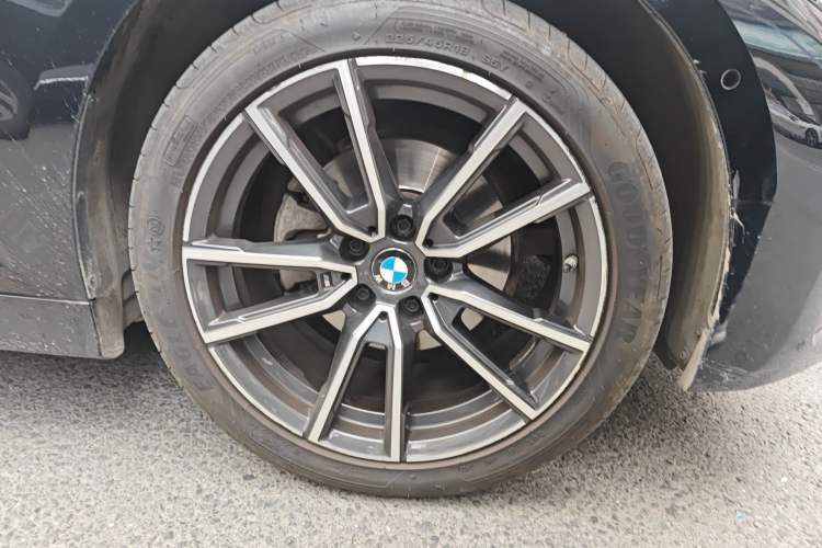 Used BMW 3 Series 2021 Second Facelift 325Li M Sport Package
