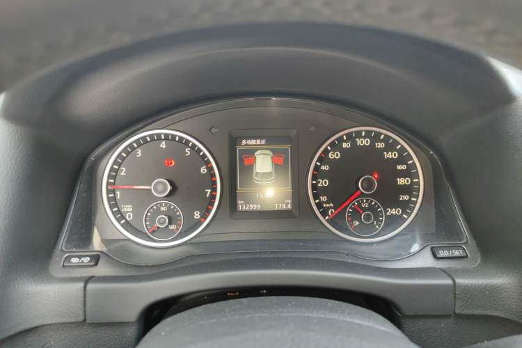 Used Volkswagen Tiguan 2015 1.8TSI Automatic All-Wheel-Drive Luxury Model Instrument Cluster