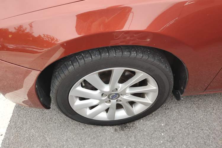 Used Volvo V60 2014 T5 Zhiyi Edition
