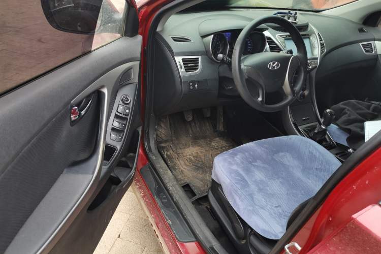 Used Hyundai Elantra (5th Generation / Langdong) 2012 1.6L Manual Leading Model