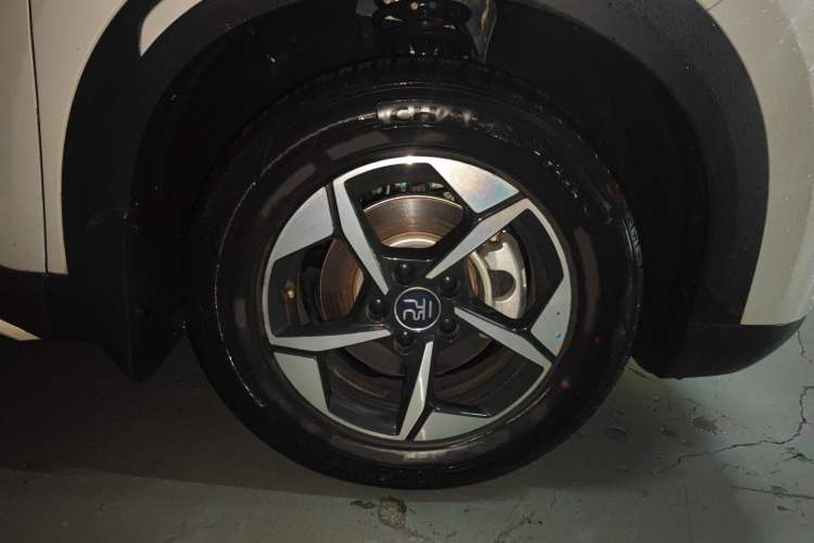 Used BYD Yuan UP 2024 401KM Leading Edition Right Front Wheel Hub