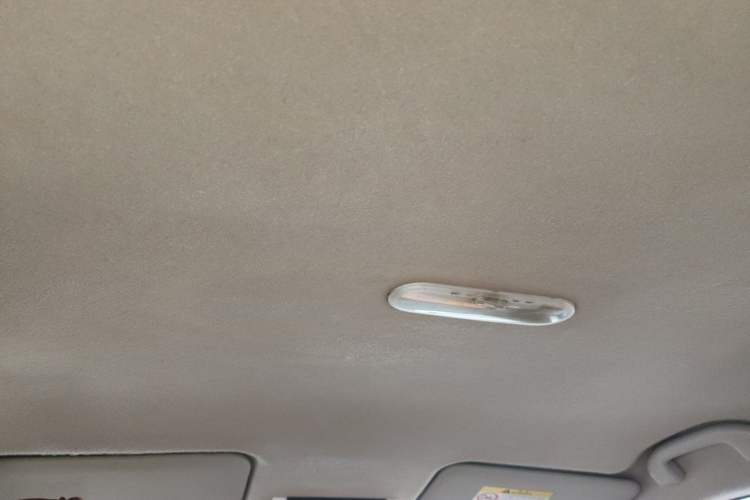 Used Nissan Kicks 2017 1.5L CVT Smart Drive Edition Headliner