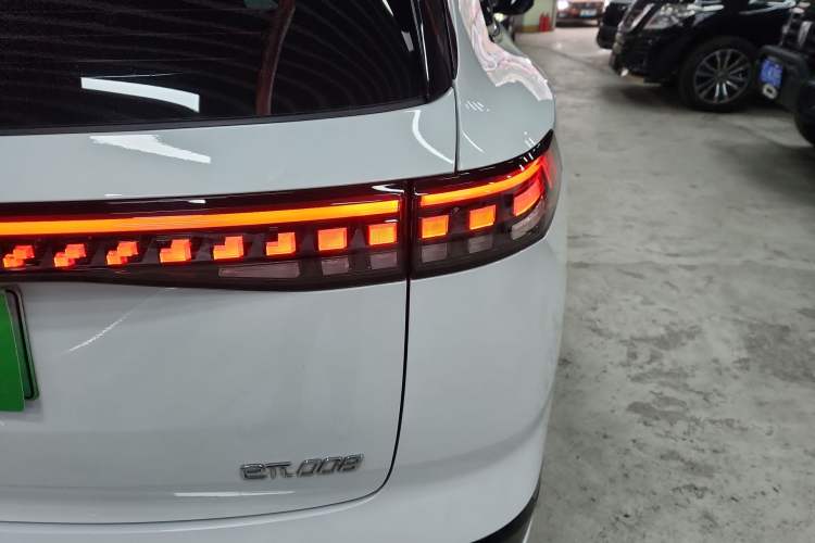 Used Dongfeng eπ eπ008 2025 210 Ultra Range-Extended Version 5 Seats