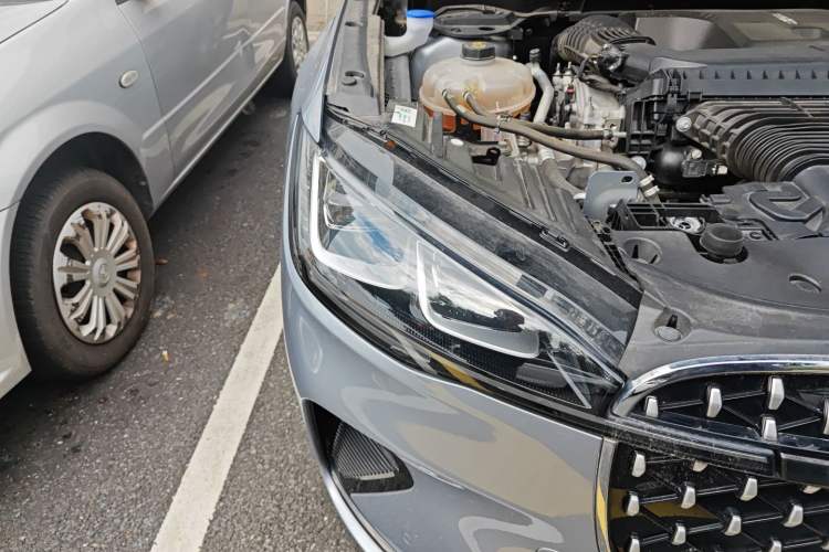 Used Lincoln Corsair 2023 2.0T Two-Wheel Drive Luxury Edition Right Front Headlight