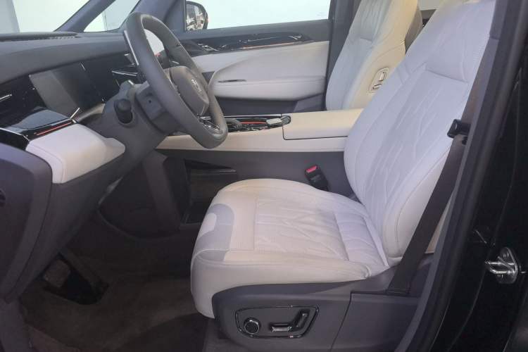 Used Zeekr 009 2024 7-Seater Walk-Through Version Four-Wheel Drive 108 kWh
