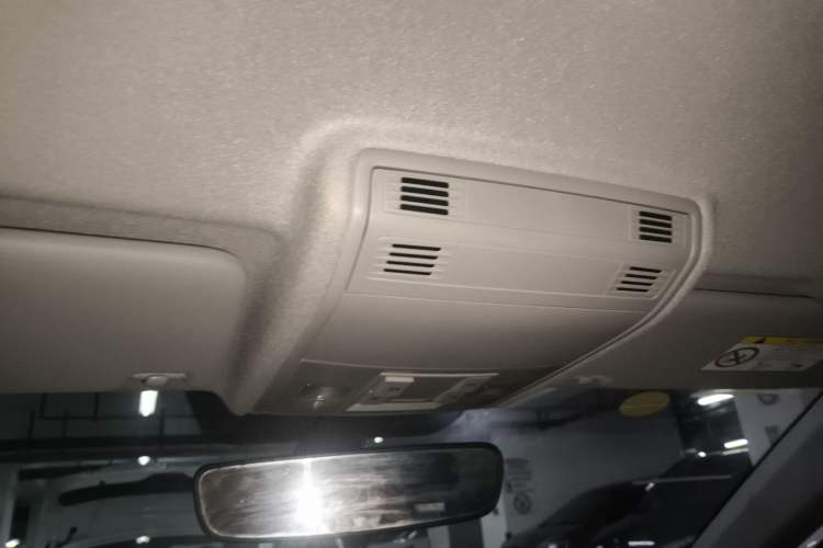 Used Volkswagen Lavida 2023 New Sharp 1.5L Automatic Excellent New Edition
