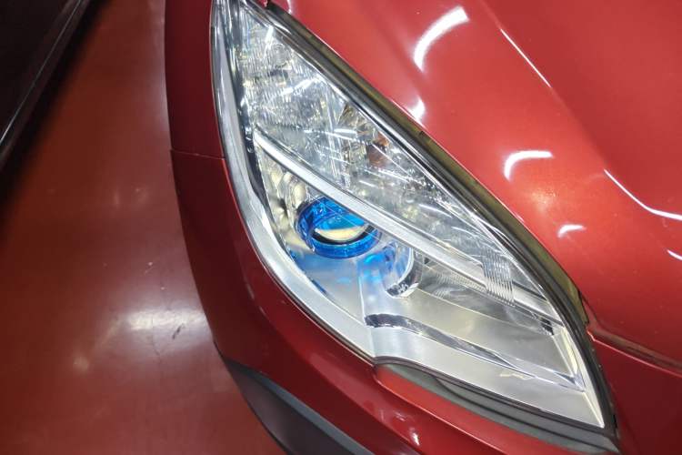 Used Buick Encore 2015 1.4T Automatic Two-Wheel Drive Urban Elite Version Right Front Headlight