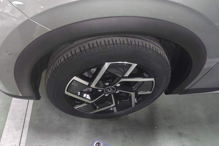 Used BYD Yuan PLUS 2022 510KM Flagship PLUS Exterior 4