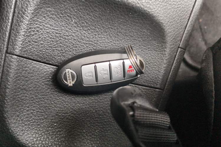 Used Nissan Tiida 2006 1.6G AT Vehicle Key