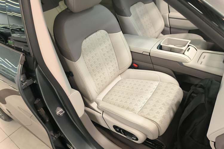 Used Zeekr 7X 2025 100kWh Long-Range All-Wheel Drive Intelligent Driving Version
