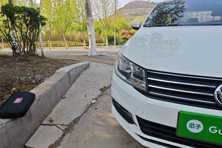 Used Volkswagen Santana 2018 1.5L Automatic Comfort Edition Right Front Headlight