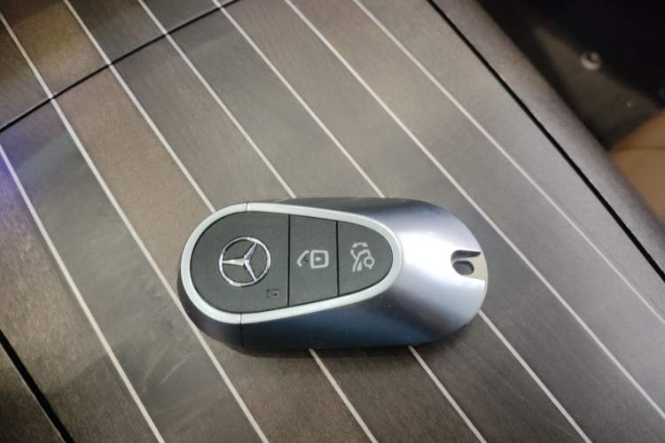 Used Mercedes-Benz E-Class New Energy 2024 E 350 e L Plug-in Hybrid Sedan Vehicle Key