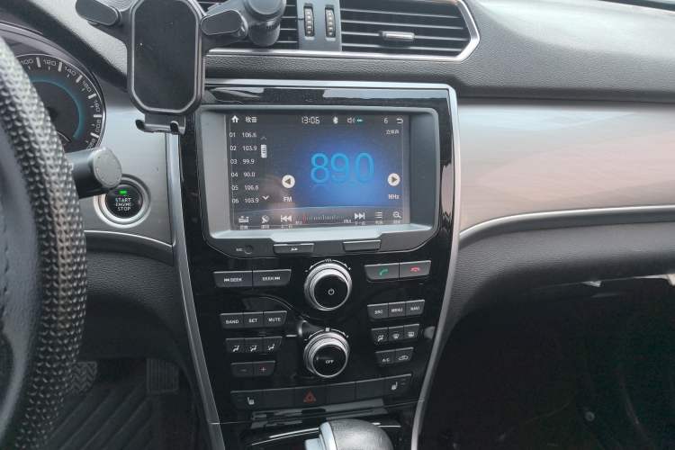 Used Haval H2 2016 Red Label 1.5T Automatic Two-Wheel Drive Elite Model
