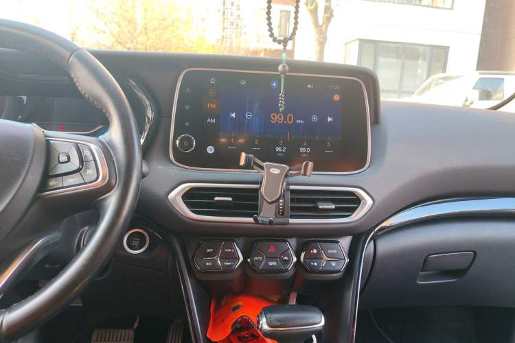 Used GAC Trumpchi GS4 2018 235T Automatic Two-Wheel Drive Luxury Smart Connectivity Version Audio And AC Panel