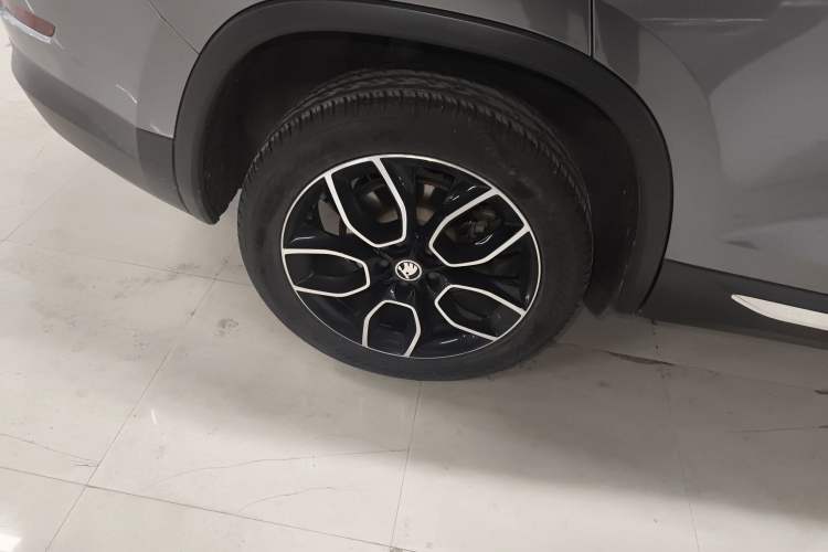 Used Skoda Kodiaq 2017 TSI330 7-Seater Two-Wheel-Drive Luxury Edition Exterior 5