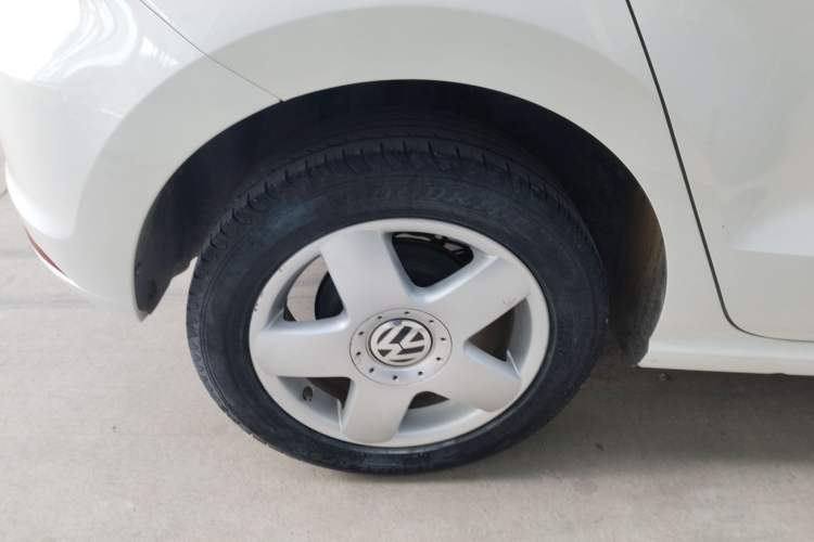 Used Volkswagen Polo 2014 1.4L Manual Fashion Edition Right Rear Wheel Hub