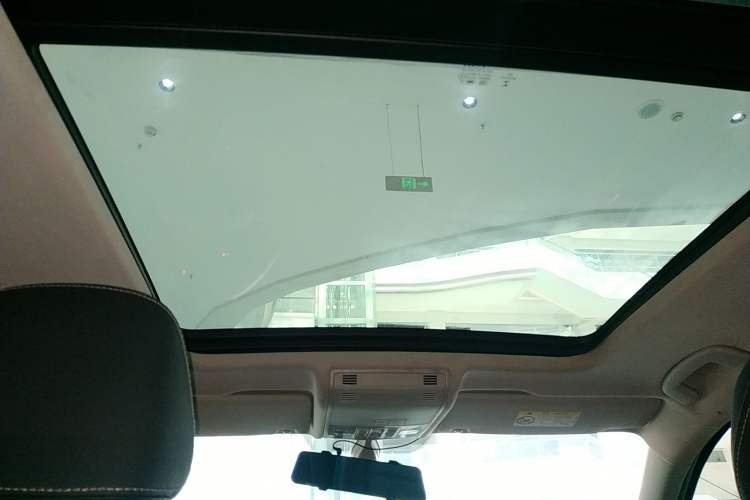 Used Volkswagen Tayron 2020 330TSI Two-Wheel Drive Luxury Smart Connectivity Version Headliner