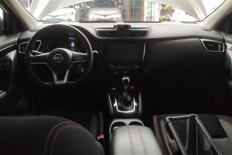 Used Nissan Qashqai 2019 2.0L CVT Smart Enjoyment Version Center Console