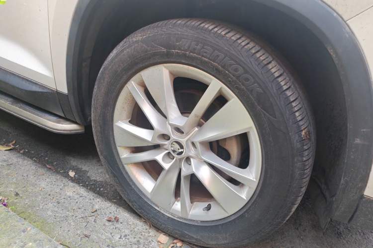 Used Skoda Kodiaq 2018 TSI330 5-Seater Two-Wheel-Drive Standard Edition Right Front Wheel Hub