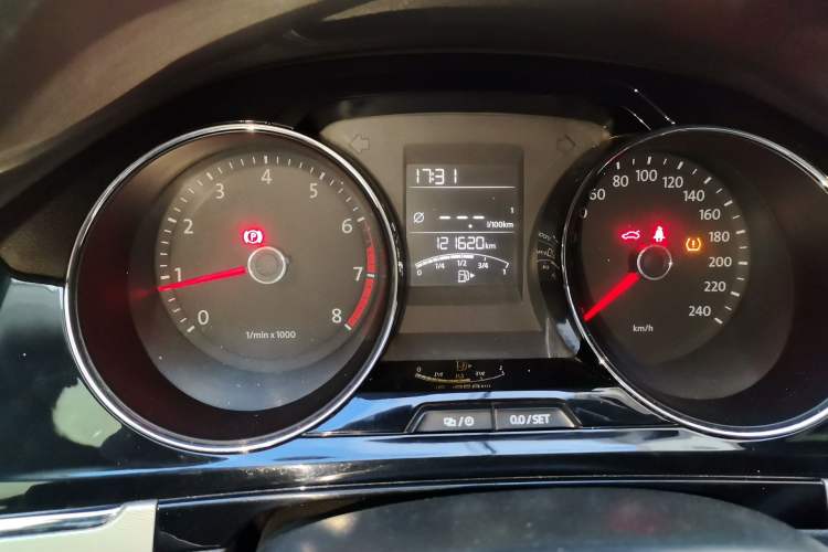 Used Volkswagen Bora 2013 1.6L Manual Comfort Model Odometer Close Up