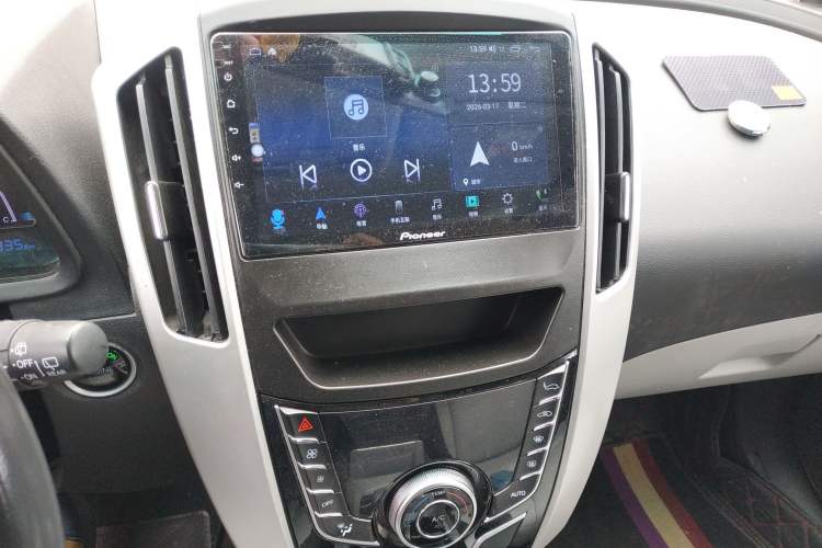 Used Luxgen U6 SUV 2014 1.8T ZhiZun Model
