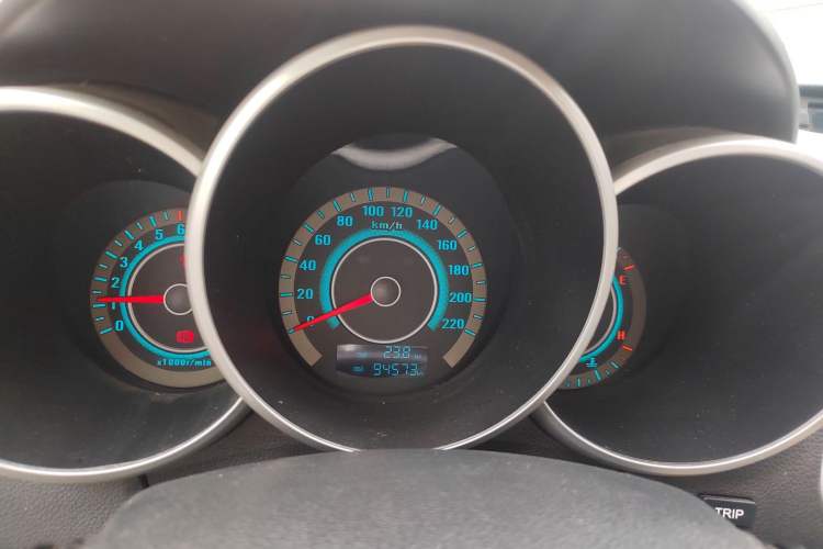 Used CHANGAN Eado 2014 1.6L Manual Luxury Model
