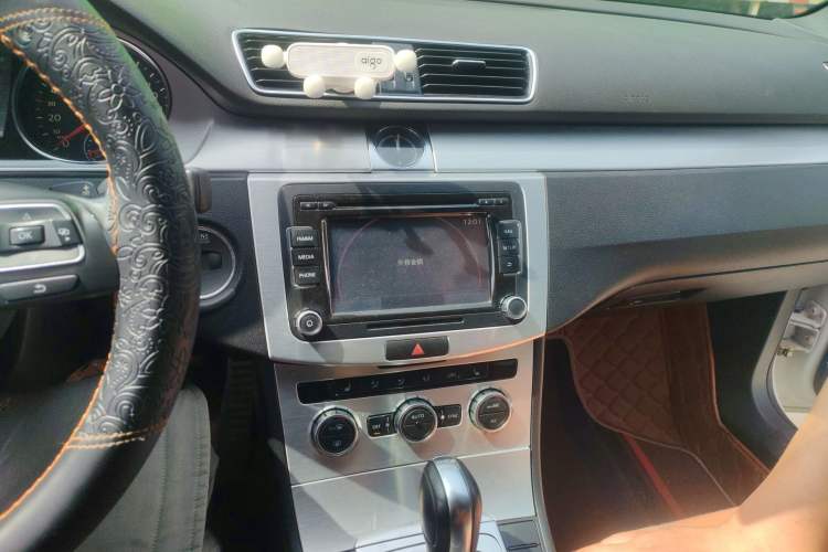 Used Volkswagen FAW-Volkswagen CC 2015 1.8TSI Luxury Model Audio And AC Panel