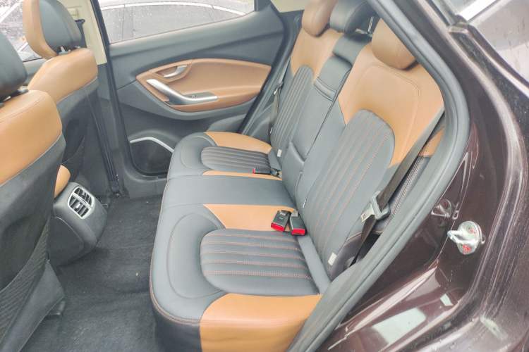 Used Soueast DX7 2015 1.5T Manual Luxury Model Left Rear Seat