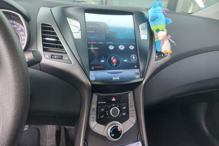 Used Hyundai Elantra (5th Generation / Langdong) 2016 1.6L Automatic Smart Version
