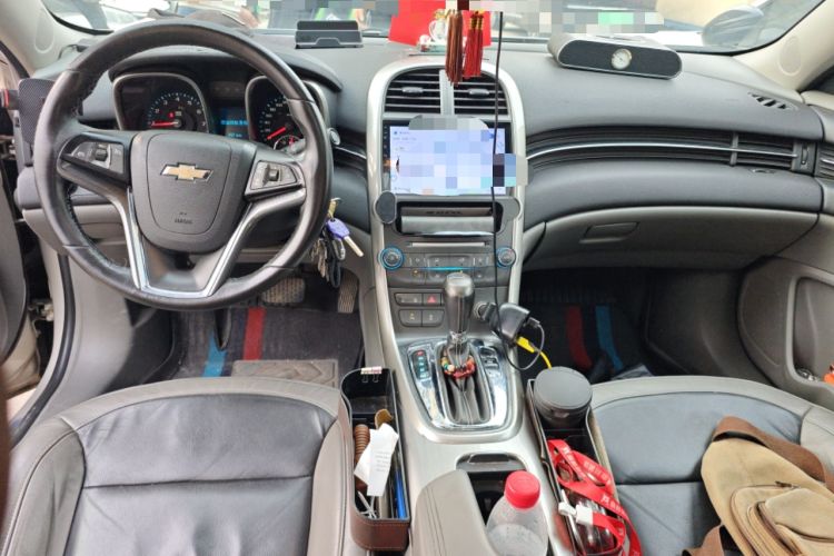 Used Chevrolet Malibu 2014 2.0L Automatic Luxury Edition Center Console