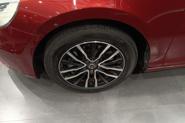 Used Volvo V40 2017 T3 Zhiyi Edition
