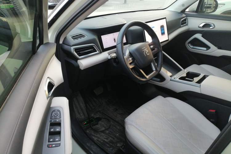 Used BYD Yuan UP 2025 Intelligent Driving Version 401 km Leading Edition