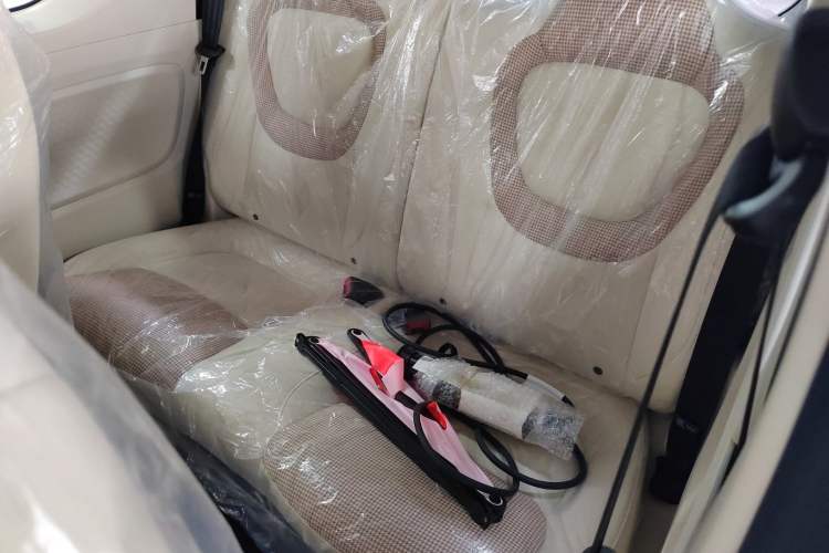 Used Wuling Hongguang MINIEV 2024 3rd Generation 215km Youth Edition Left Rear Seat