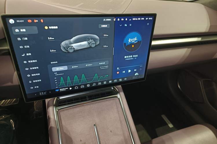 Used XPeng P7 2025 Model—750 All-Wheel-Drive High-Performance Ultra Audio And AC Panel