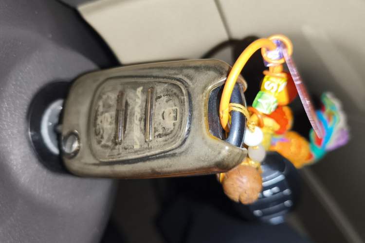 Used Hyundai Verna (older generation) 2010 Sedan 1.4L Manual Comfort GS Vehicle Key