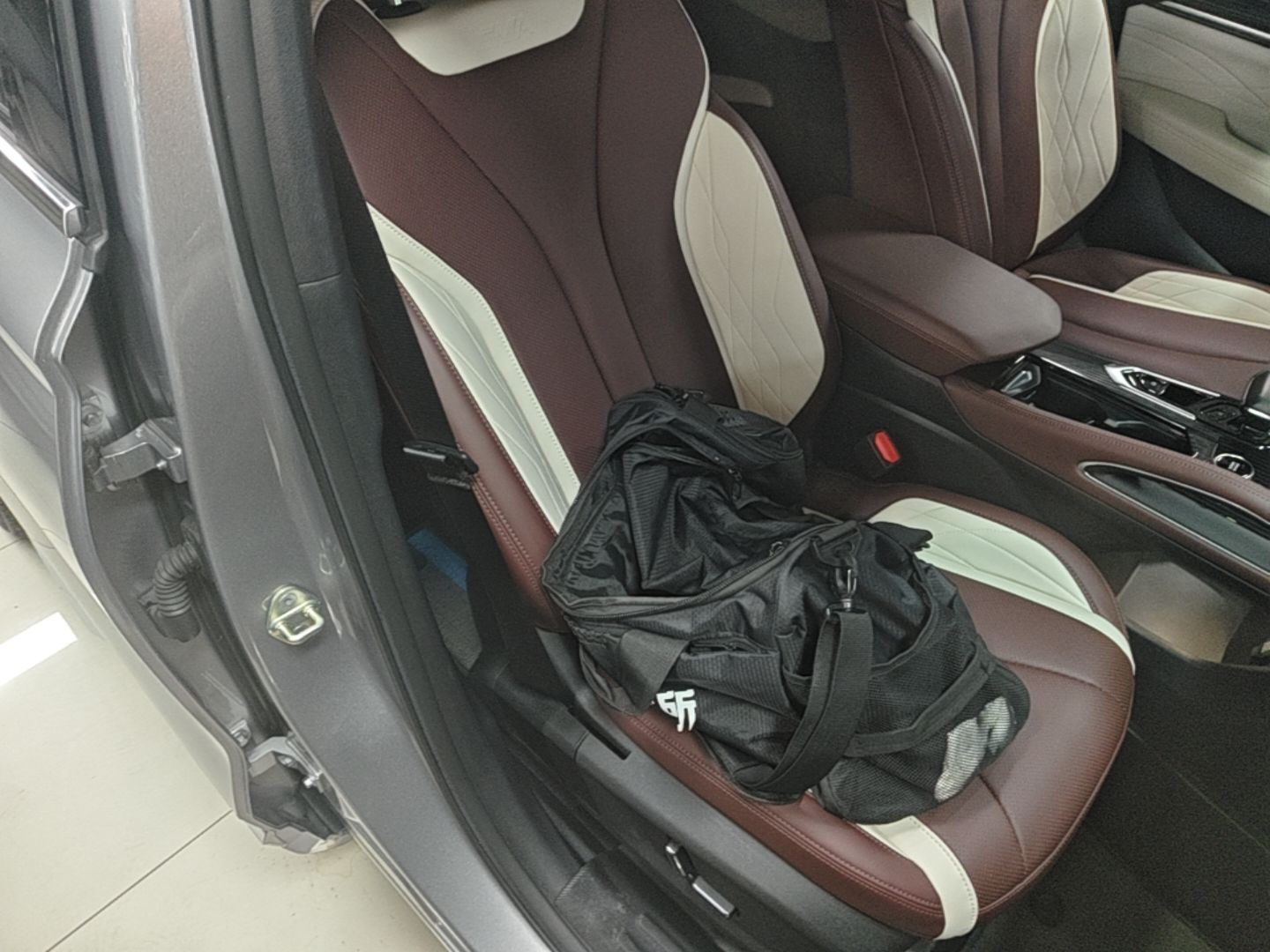 Geely Auto Monjaro L 2021 2.0TD DCT EVO Two-Wheel Drive Prestige Version — снимка 19