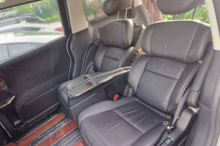 Used Honda Elysion 2016 2.4L Supreme Edition
