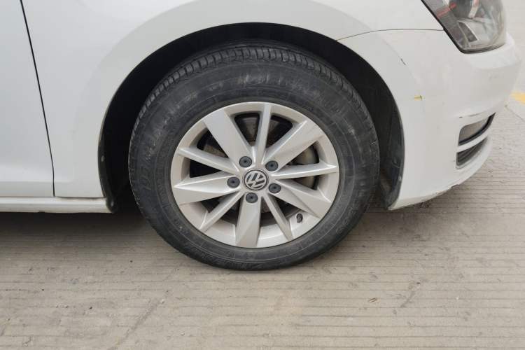 Used Volkswagen Golf 2016 1.6L Automatic Fashion Model